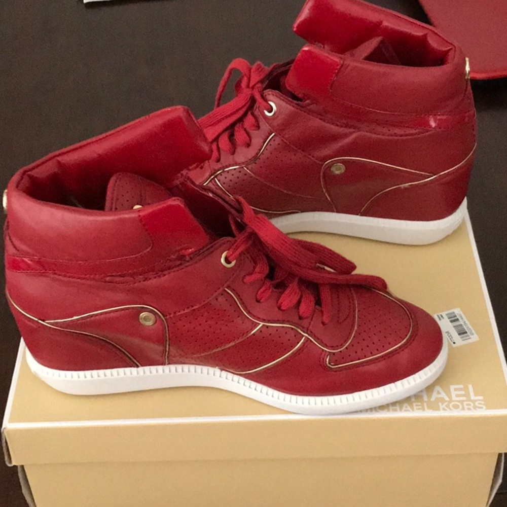 Michael Kors Nikko sneaker red/gold size 10 woman